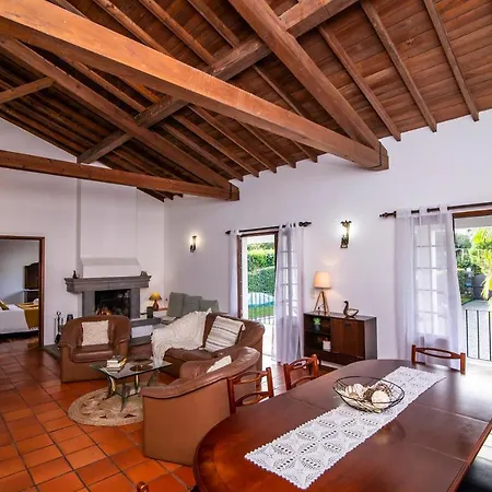 Casa Do Pinheiro With Shared Swimming Pool *