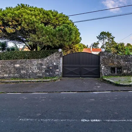 Casa Do Pinheiro With Shared Swimming Pool Ferienhaus