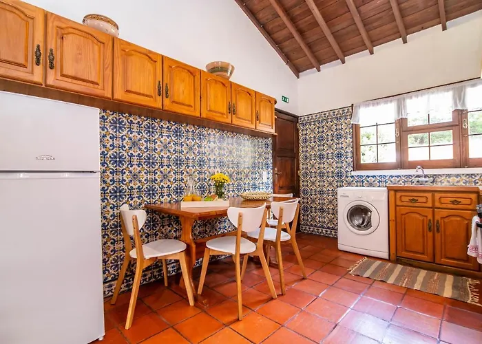 Casa Do Pinheiro With Shared Swimming Pool *