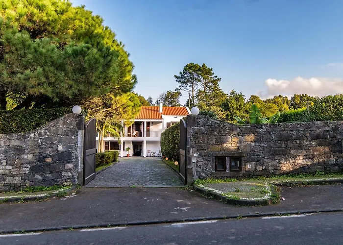 Casa Do Pinheiro With Shared Swimming Pool Nyaraló