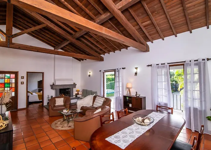 Casa Do Pinheiro With Shared Swimming Pool *