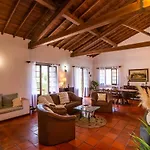 Дом отдыха Casa Do Pinheiro With Shared Swimming Pool Сан-Висенти-Феррейра