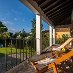 Дом отдыха Casa Do Pinheiro With Shared Swimming Pool