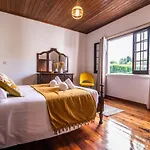 Дом отдыха Casa Do Pinheiro With Shared Swimming Pool Сан-Висенти-Феррейра