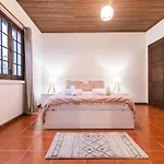 Дом отдыха Casa Do Pinheiro With Shared Swimming Pool *