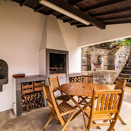 Casa de Férias Casa Do Pinheiro With Shared Swimming Pool