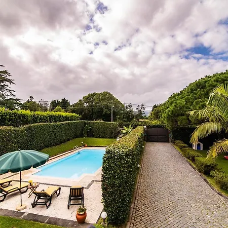 Casa de Férias Casa Do Pinheiro With Shared Swimming Pool Açores