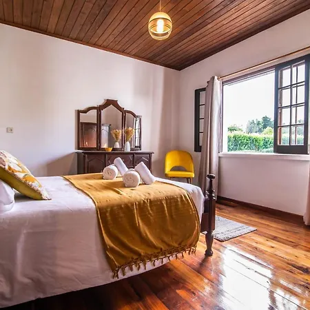 Casa de Férias Casa Do Pinheiro With Shared Swimming Pool Açores