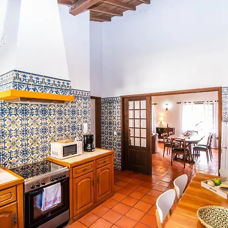 Casa de Férias Casa Do Pinheiro With Shared Swimming Pool Açores